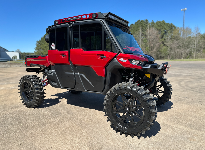 Can-Am Defender 